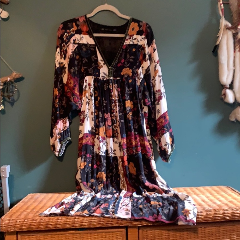 floral, IT HAS POCKETS